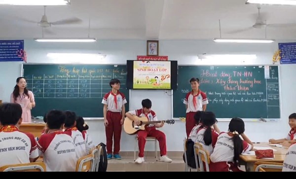 Giáo viên Chủ nhiệm giỏi cấp trường - Hoạt động trải nghiệm, hướng nghiệp 8 - Chủ đề: Xây dựng trường học thân thiện (Giáo viên: Cô Nguyễn Thị Dung)