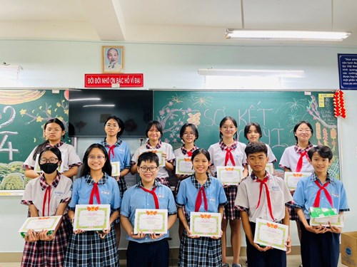 Ngày 01 tháng 02 năm 2024, Trường Trung học cơ sở Huỳnh Văn Nghệ tổ chức Lễ Sơ kết Học kỳ I năm học 2023-2024 (Tại các lớp)