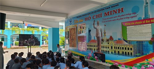 Tổ chức chiếu phim tuyên truyền trong học sinh hiểu sâu sắc hơn về ý nghĩa tầm vóc, giá trị lịch sử của chiến thắng Điện Biên Phủ (07/5/1954 - 07/5/2024)