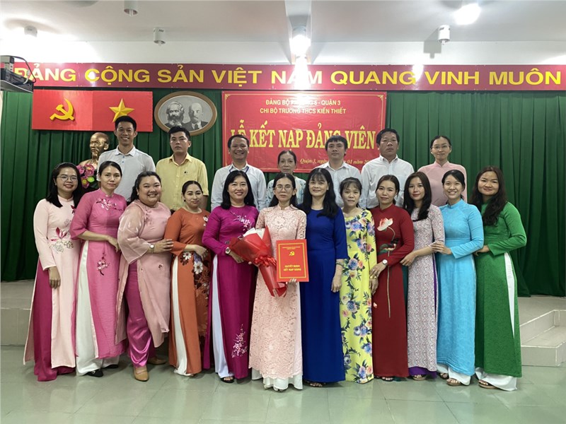 Chi bộ Trường THCS Kiến Thiết tổ chức Lễ kết nạp Đảng viên mới năm 2024 🌹💕🌹