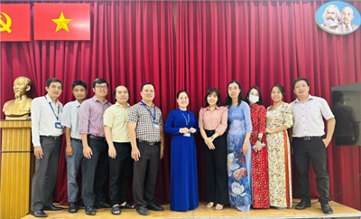 Họp mặt đội tuyển học sinh giỏi của trường