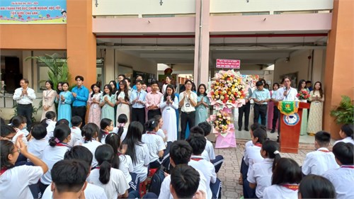 Trường Trung học cơ sở Lê Lai chào đón 30 sinh viên của trường Đại học Sài Gòn đến thực tập tại trường.