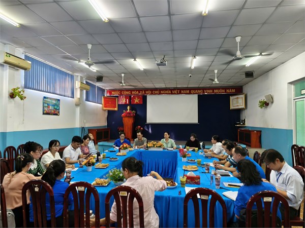 Chi bộ THCS Lê Lợi họp phân tích chất lượng Đảng viên năm 2024