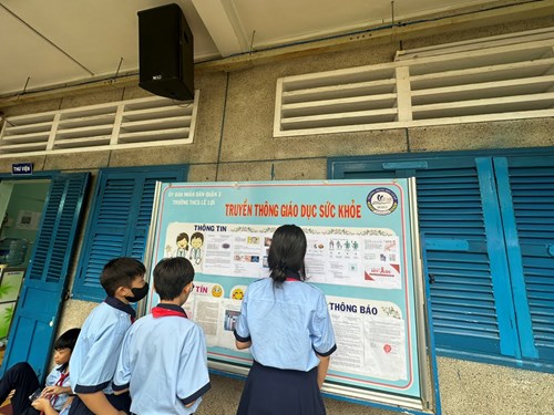 Trường THCS Lê Lợi truyền thông về phòng, chống HIV/AIDS hưởng ứng tháng hành động Quốc gia về phòng, chống HIV/AIDS năm 2024.