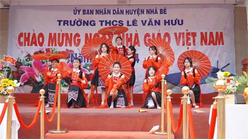 Sắc màu buổi lễ tri ân thầy cô nhân ngày 20/11