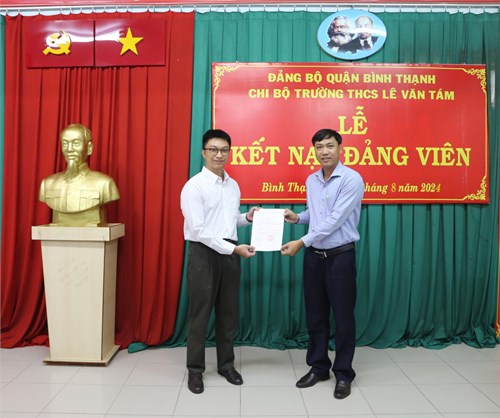Lễ Kết Nạp Đảng Quần Chúng Ưu Tú Phạm Thái Bình - Tâm Tình Của Quần Chúng Ưu Tú Trong Lễ Kết Nạp Đảng Viên Mới