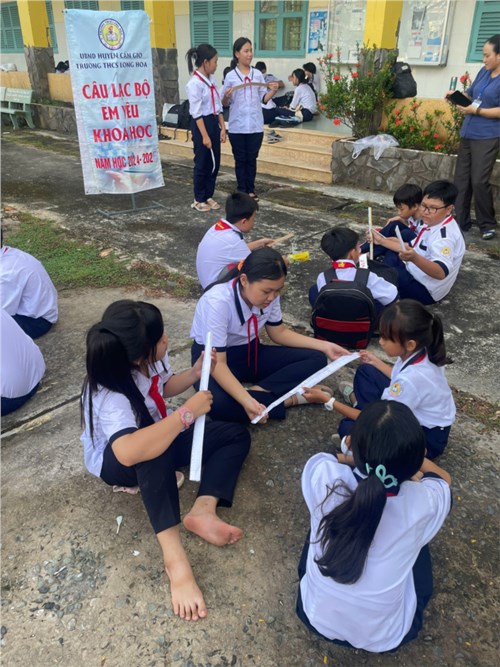 Sinh hoạt câu lạc bộ tổ Khoa học tự nhiên tháng 10/2024