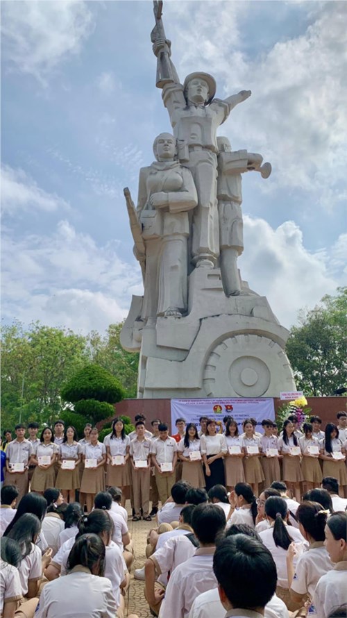 Lễ kết nạp đoàn năm học 2023 – 2024