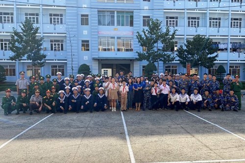 Hành trình Măng non sẵn sàng vì biên giới biển đảo