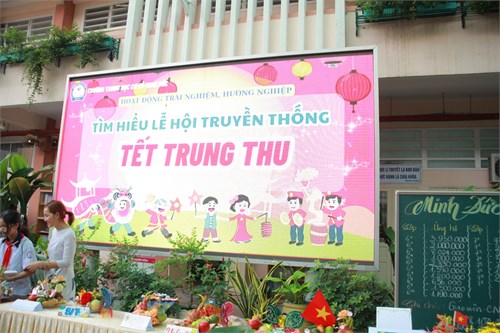 Tìm hiểu lễ hội truyền thống tết trung thu thông qua tiết học Hoạt động trải nghiệm hướng nghiệp