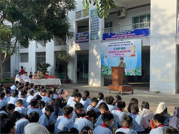 Cuộc vận động  Đi bộ, sang đường an toàn 