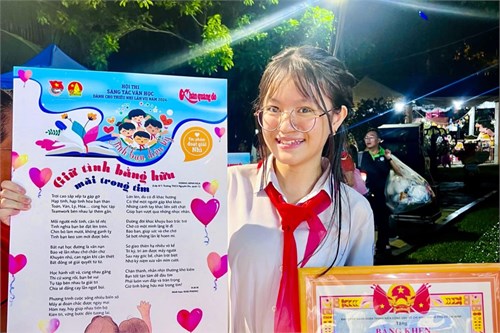 Chúc mừng em Hoàng Minh Nga - Chi đội 8/1