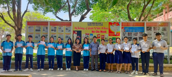 Gặp mặt đội tuyển dự thi kỳ thi học sinh giỏi cấp thành phố năm học 2023 – 2024