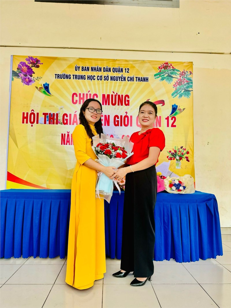 Đại Diện Tổ Công Nghệ Thi Giáo Viên Giỏi Cấp Quận Năm Học 23-24