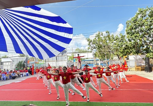 Trường THCS Nguyễn Huệ Tham Gia Thể Dục Đồng Diễn Do Liên Đoàn Lao Động Quận 12 Tổ Chức Năm Học 2023 - 2024.