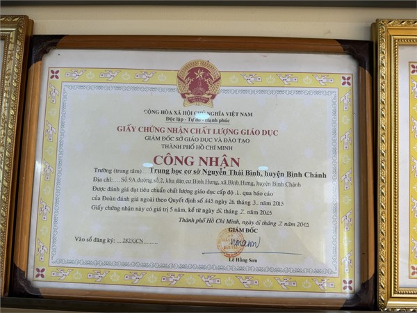 Giấy chứng nhận chất lượng giáo dục năm 2015.