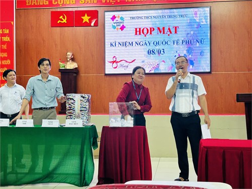 Hoạt động chào mừng kỷ niệm 114 năm ngày quốc tế phụ nữ (8/3/1910-8/3/2024) và tuyên dương nữ đoàn viên công đoàn tiêu biểu trong phong trào thi đua  giỏi việc nước - đảm việc nhà  cấp trường năm 2023
