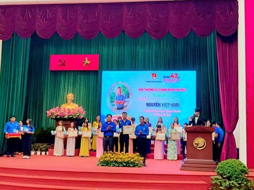 Tuyên dương nhà giáo trẻ tiêu biểu năm 2024