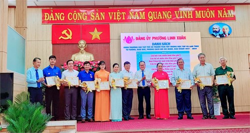 Chi đoàn Trường THCS Nguyễn Văn Bá vô cùng vinh dự khi được tuyên dương:  Tập thể có thành tích tốt trong việc học tập và làm theo tư tưởng, đạo đức, phong cách Hồ Chí Minh giai đoạn 2021 - 2024 .