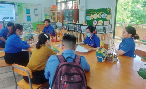 Chi đoàn trường THCS Nguyễn Văn Bá sinh hoạt định kỳ tháng 05