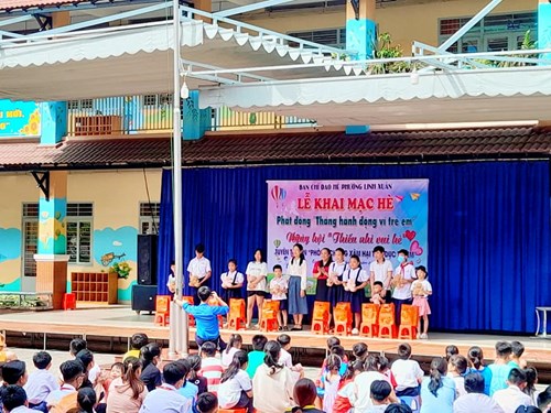 Chi đoàn Trường THCS Nguyễn Văn Bá tham dự lễ khai mạc hè phường Linh Xuân