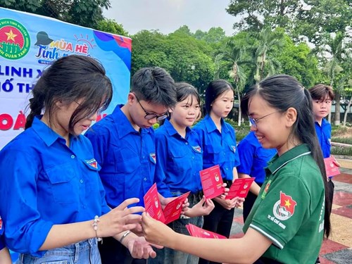 Lễ kết nạp Đoàn TNCS Hồ Chí Minh