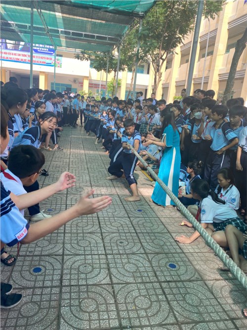 THCS Nguyễn Văn Bứa tổ chức hội thao cho học sinh nhằm chào mừng kỷ niệm 42 năm ngày nhà giáo Việt Nam 20/11