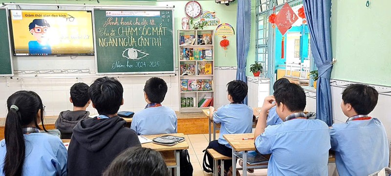 Truyền thông chăm sóc mắt ngăn ngừa cận thị