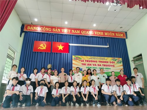 Lễ trưởng thành đội tri ân va ra trường năm học 2023-2024