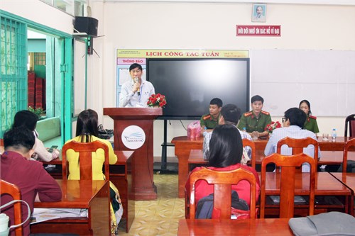 Trường THCS Phan Tây Hồ tổ chức diễn tập phương án chữa cháy và cứu nạn cứu hộ, tuyên truyền phổ biến kiến thức pháp luật phòng cháy chữa cháy.