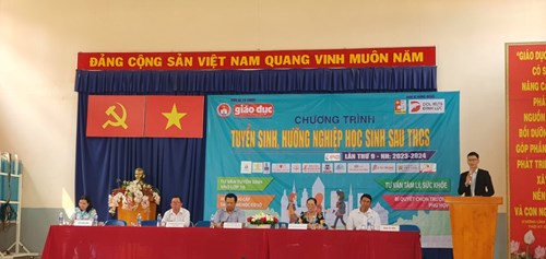 Chiều ngày 16/3/2024, Sở GD-ĐT TPHCM phối hợp cùng Trung tâm GDNN-GDTX huyện Củ Chi, các trường Trung cấp Nghề trong huyện Củ Chi, TPHCM tổ chức tư vấn Hướng nghiệp, Tuyển sinh 10 cho PHHS, HS Trường THCS Phước Thạnh. Đến dự có Ông Huỳnh Văn Đà chuyên viên Phòng Khảo thí Sở GD-ĐT TPHCM, đại diện PGD-ĐT huyện Củ Chi, Thầy Phan Thanh Trọng Phó GĐ TTGDTX-GDNN huyện Củ Chi