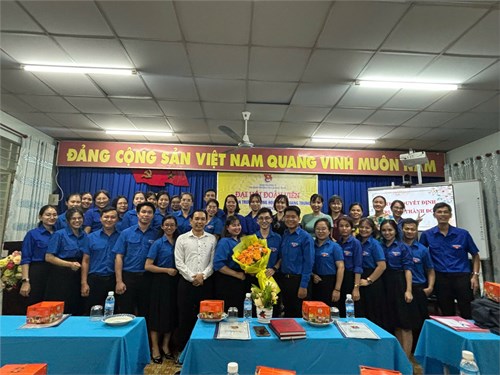 Thứ năm ngày 07/11/2024, Chi đoàn trường THCS Quang Trung tổ chức Đại hội Đoàn viên Nhiệm kỳ 2024 - 2025. Đại hội vinh dự được đón tiếp:
- Về phía Đoàn Phường 10: Đồng chí Mai Nguyễn Hoàng Long - Bí thư đoàn phường 10
- Về phía nhà trường: 
+ Thầy Dương Hữu Đức - Bí thư chi bộ - Hiệu trưởng nhà trường
+ Cô Nguyễn Thị Minh Hiếu - Phó hiệu trưởng nhà trường
Cùng sự có mặt của quý thầy cô là Đảng viên trong Chi bộ, các đoàn viên trong Chi đoàn.
Đại hội diễn ra thành công tốt đẹp và bầu được 05 đồng chí vào Ban chấp hành Chi đoàn Nhiệm kỳ 2024 - 2025