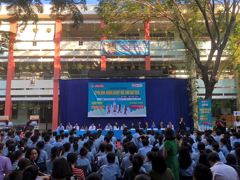 Sáng thứ 4 ngày 28/02/2024, trường THCS Quang Trung tổ chức Chương trình tư vấn, tuyển sinh hướng nghiệp học sinh sau THCS