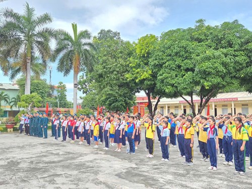 Chương trình Một ngày làm chiến sĩ với chủ đề “Chúng em tự hào là Chiến sĩ Quân đội Nhân dân Việt Nam”