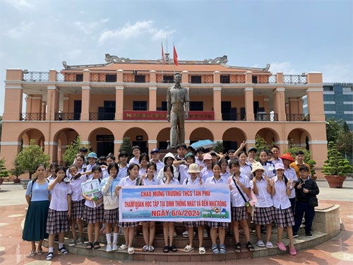 TRƯỜNG THCS TÂN PHÚ tổ chức chuyến tham quan học tập tại “DINH ĐỘC LẬP + BẾN NHÀ RỒNG”