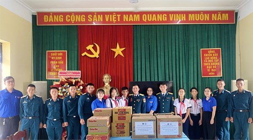 Chào mừng kỷ niệm 80 năm Ngày thành lập Quân đội nhân dân Việt Nam và 35 năm Ngày hội Quốc phòng toàn dân