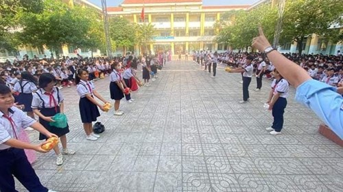 Hội thu  Nuôi heo đất 