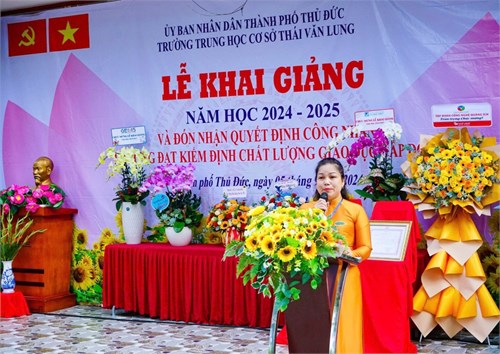 Sáng ngày 5 tháng 9, trường THCS Thái Văn Lung tưng bừng tổ chức Lễ khai giảng năm học 2024-2025