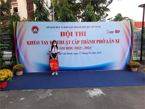 Học sinh tham gia hội thi KTKT cấp thành phố