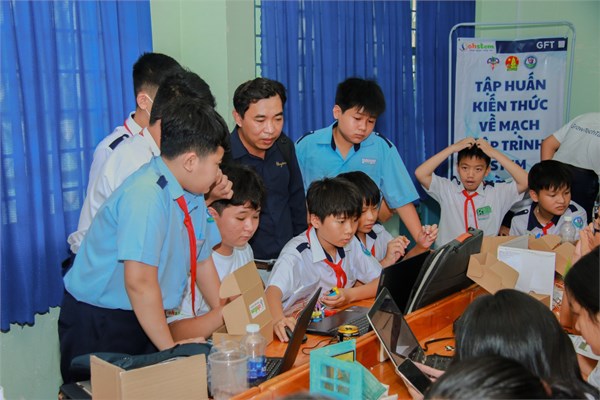 Ngày hội STEM - Thiết kế nhà thông minh