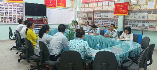 Tiếp đoàn kiểm tra của Cục An toàn thực phẩm thành phố kiểm tra công tác bán trú, an toàn thực phẩm, vệ sinh môi trường