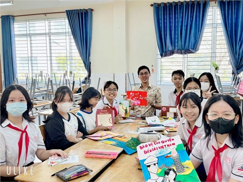 Câu lạc bộ Văn học trường THCS Tôn Thất Tùng đón chào năm mới với chủ đề “Xuân yêu thương”