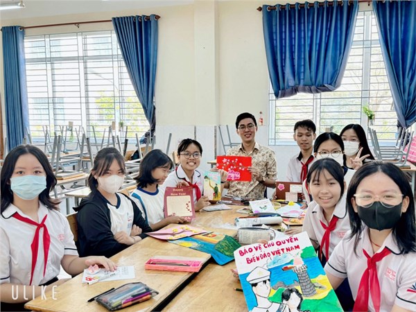 Câu lạc bộ Văn học trường THCS Tôn Thất Tùng đón chào năm mới với chủ đề “Xuân yêu thương”