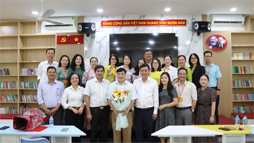 Trao Quyết định và Giới thiệu Thầy Hồ Phi Tiến, Hiệu Trưởng Trường THCS Tôn Thất Tùng