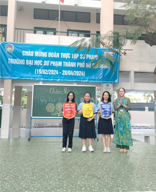 Thứ 2 ngày 04/03/2024 sinh hoạt chào cờ và tuyên truyền 114 năm Ngày quốc tế phụ nữ 8/3