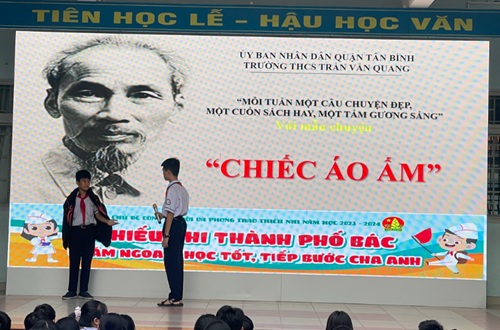 Kể chuyện Bác Hồ với mẫu chuyện  Chiếc áo ấm 