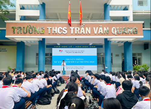 Nhà trường phối hợp Trạm y tế phường 10 truyền thông xử lý ổ dịch sởi tại trường học và phòng chống bệnh Sởi (Báo cáo viên Bác sĩ Trần Thị Thúy Trình)