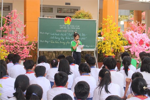 Sinh hoạt dưới cờ tuần 21