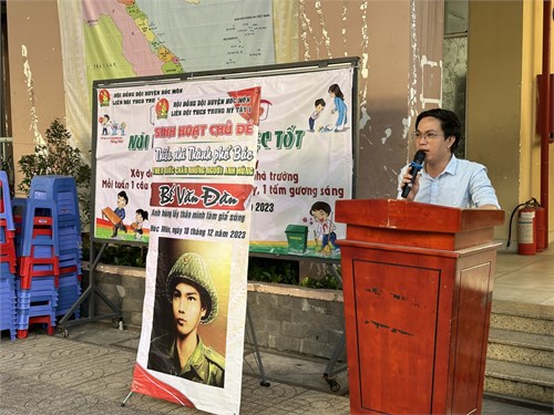 Sinh hoạt chuyên đề  Theo bước chân những người anh hùng  - Anh Bế Văn Đàn - Người anh hùng lấy thân mình làm giá súng 