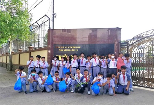 Trường THCS Trung Sơn tổ chức tuyên truyền bảo vệ môi trường chủ đề  Bảo vệ môi trường - Hành động cho tương lai 